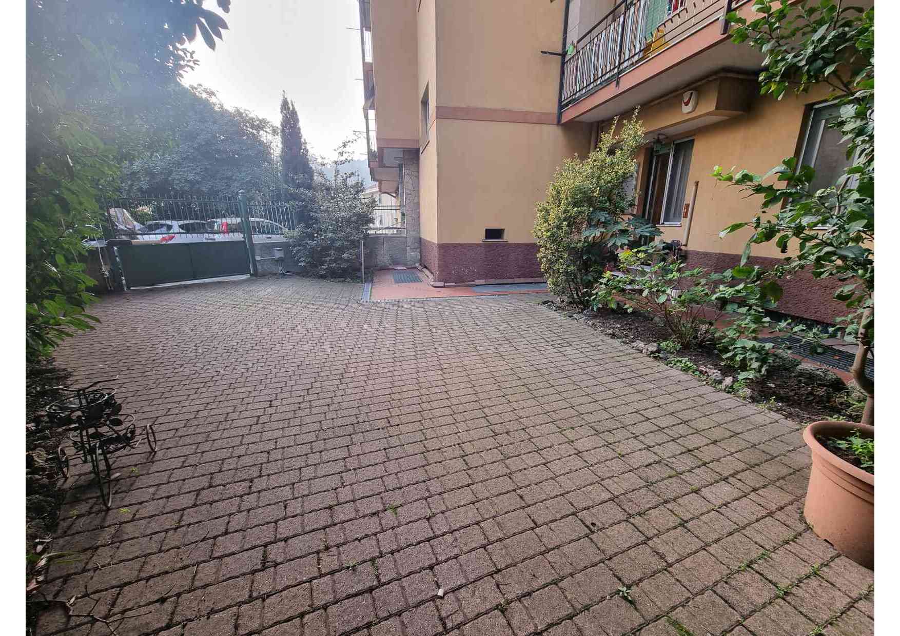 vendita appartamento con terrazzo carrabile